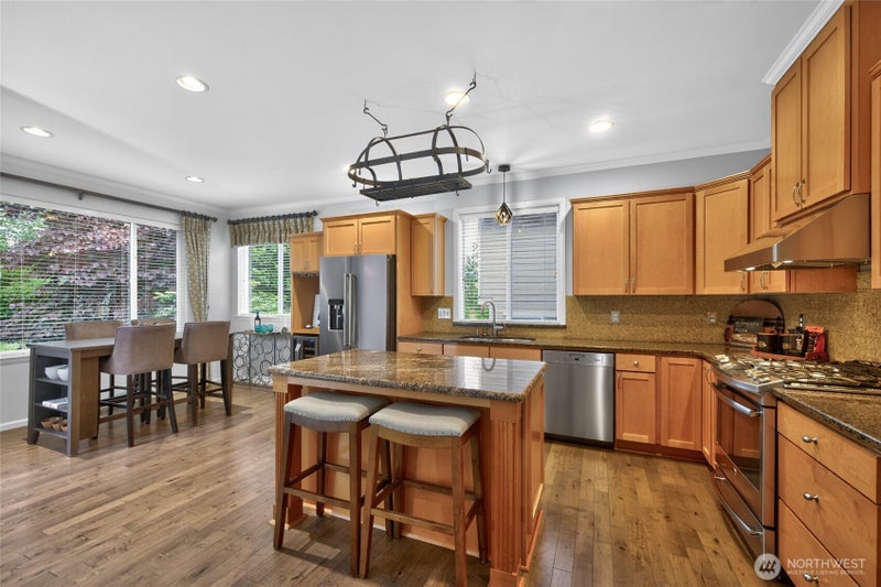 20905 12th Avenue W