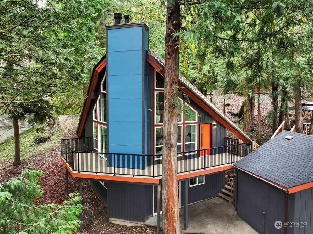 Photo of 1103 206th Avenue NE, Sammamish, WA 98074 (MLS # 2317354)