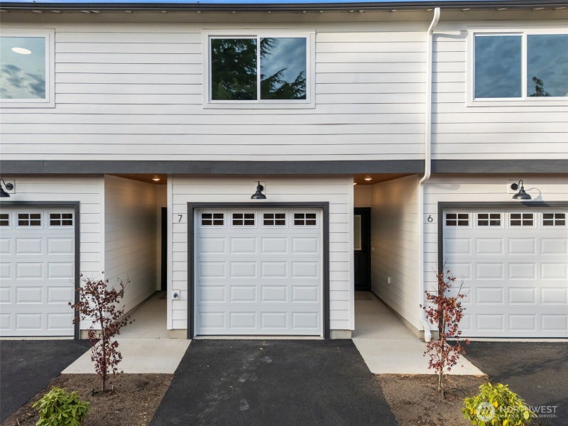 669 W Hendrickson 7