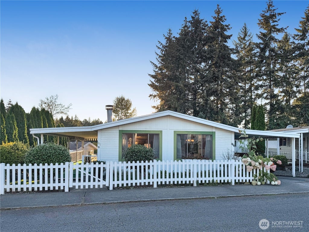 Photo of 2500 S 370th Street #101, Federal Way, WA 98003 (MLS # 2586264)
