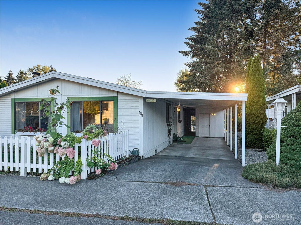 Photo of 2500 S 370th Street #101, Federal Way, WA 98003 (MLS # 2586264)