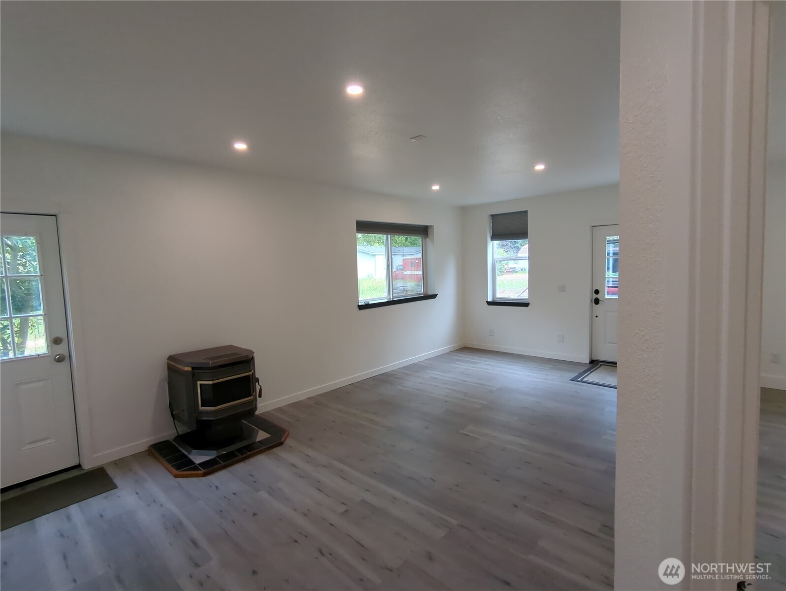 25039 Dell Place