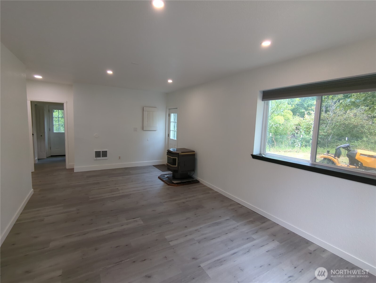 25039 Dell Place