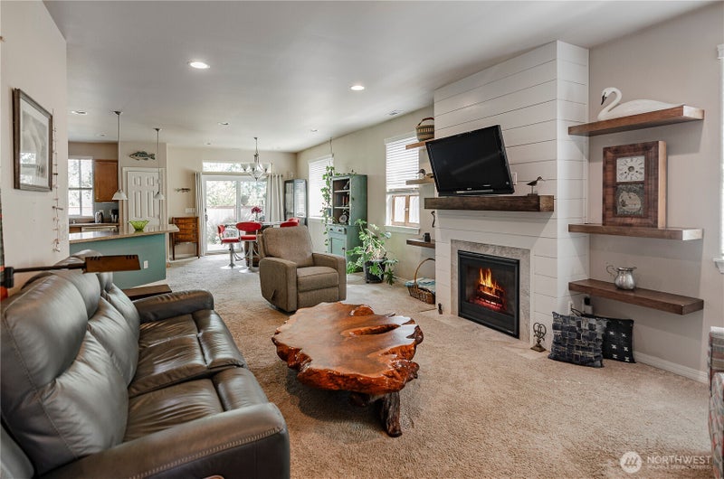 8210 Vashon Drive NE
