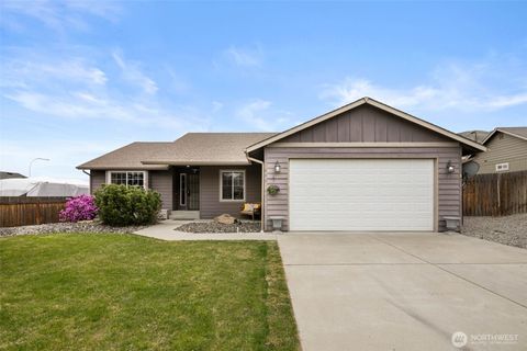 Photo of 2095 Lasso Drive Dr, Wenatchee, WA 98801 (MLS # 2502746)