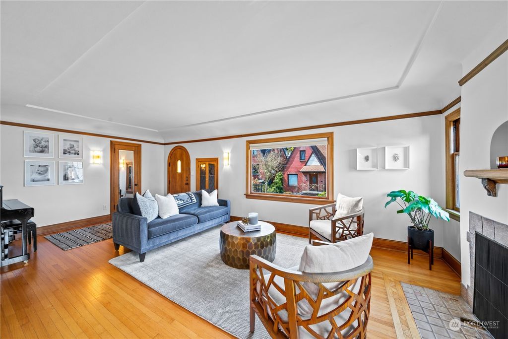 Photo of 2518 Nob Hill Place N, Seattle, WA 98109 (MLS # 2218925)
