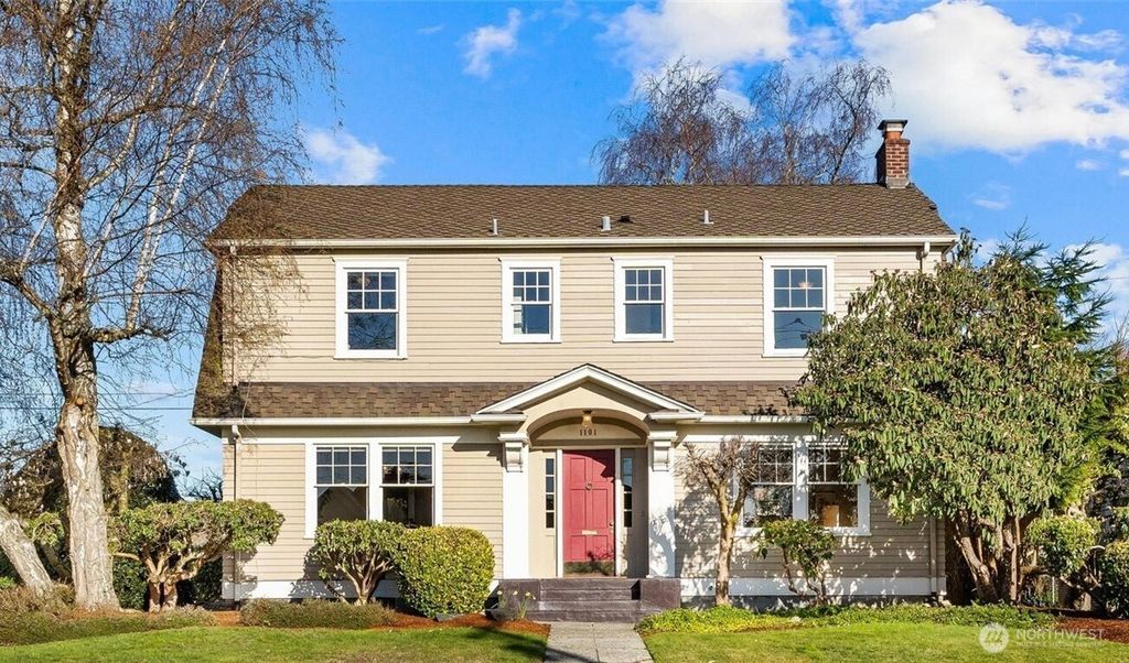 Photo of 1101 Grand Avenue, Everett, WA 98201 (MLS # 2498293)