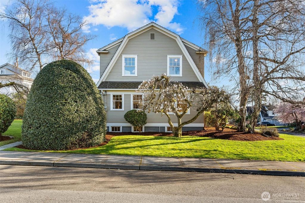 Photo of 1101 Grand Avenue, Everett, WA 98201 (MLS # 2498293)