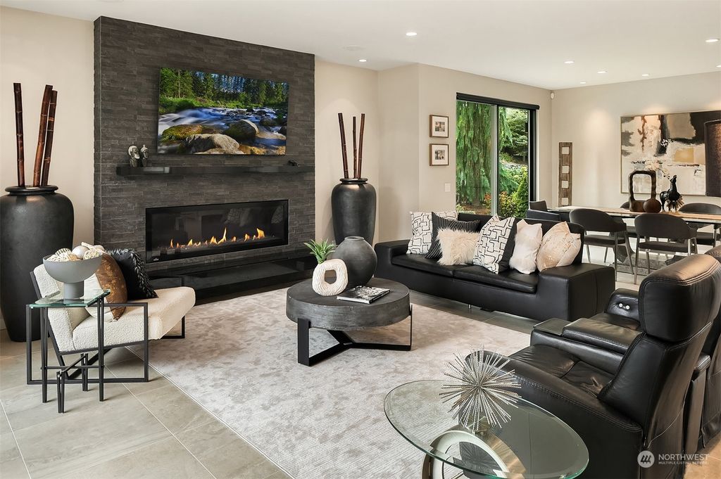 Photo of 600 16th Avenue W, Kirkland, WA 98033 (MLS # 2158247)
