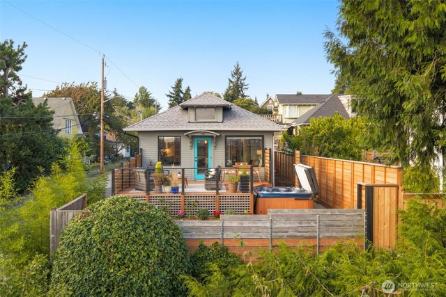 3516 Carr Place N, Seattle