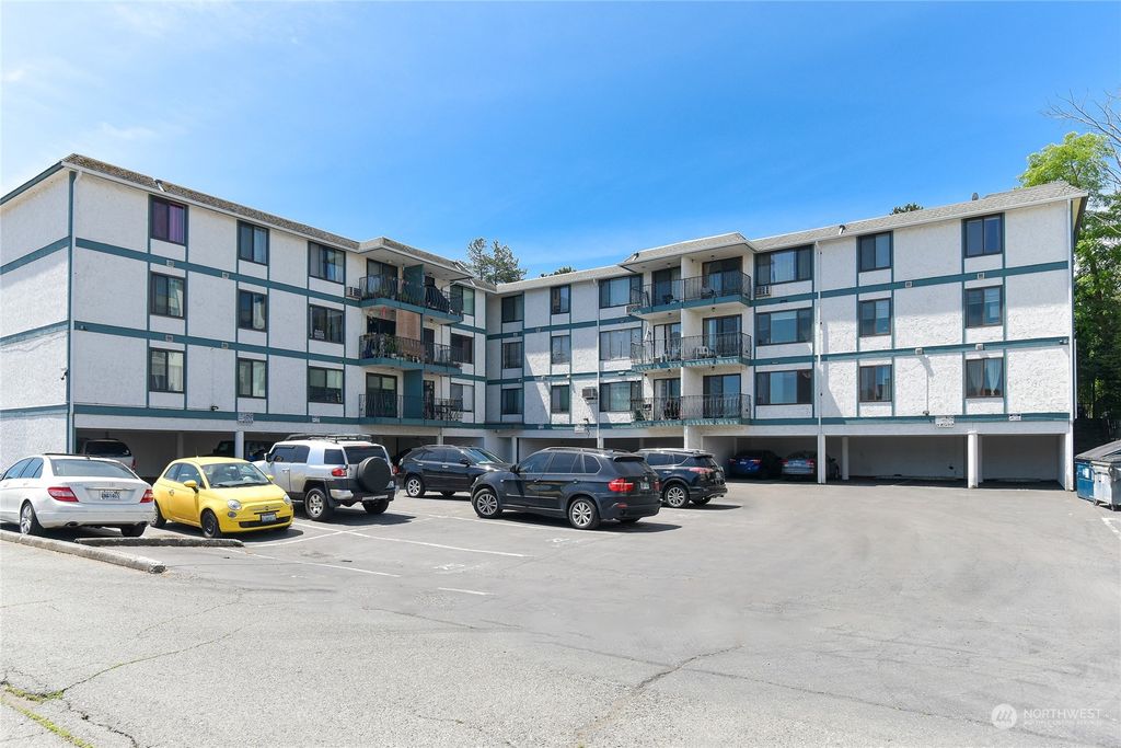Photo of 12300 28th Avenue NE #108, Seattle, WA 98125 (MLS # 2128319)
