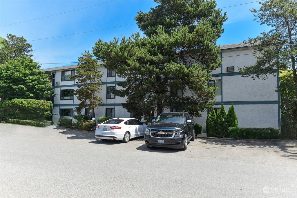 Photo of 12300 28th Avenue NE #108, Seattle, WA 98125 (MLS # 2128319)