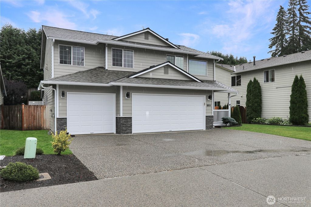 Photo of 805 Darwins Way, Granite Falls, WA 98252 (MLS # 2422435)