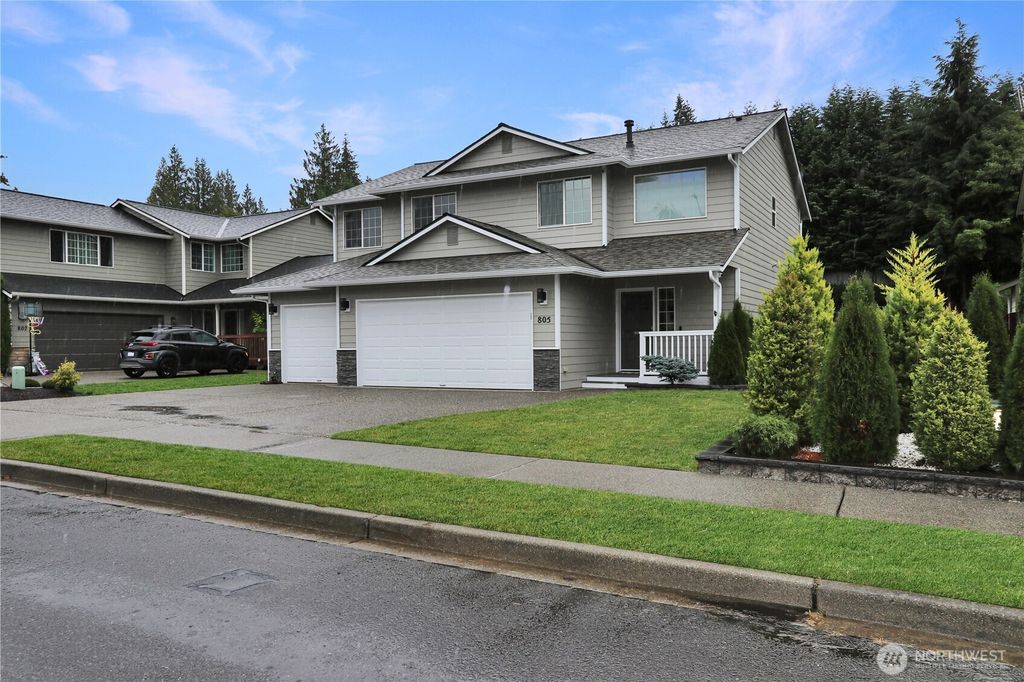 Photo of 805 Darwins Way, Granite Falls, WA 98252 (MLS # 2422435)