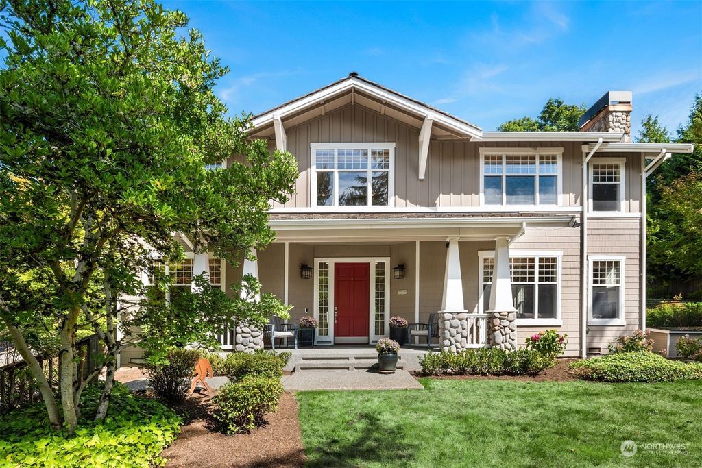 Photo of 25520 NE 39th Way, Redmond, WA 98053 (MLS # 2156966)