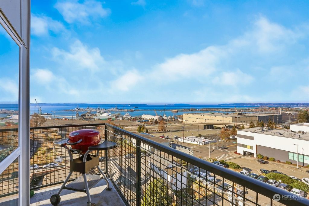 Photo of 2818 Grand Avenue #B609, Everett, WA 98201 (MLS # 2021828)