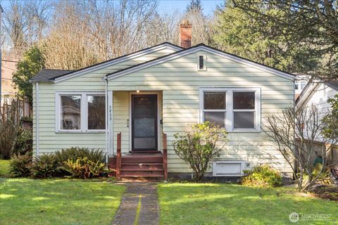 Photo of 3835 35th Avenue W, Seattle, WA 98199 (MLS # 2472507)