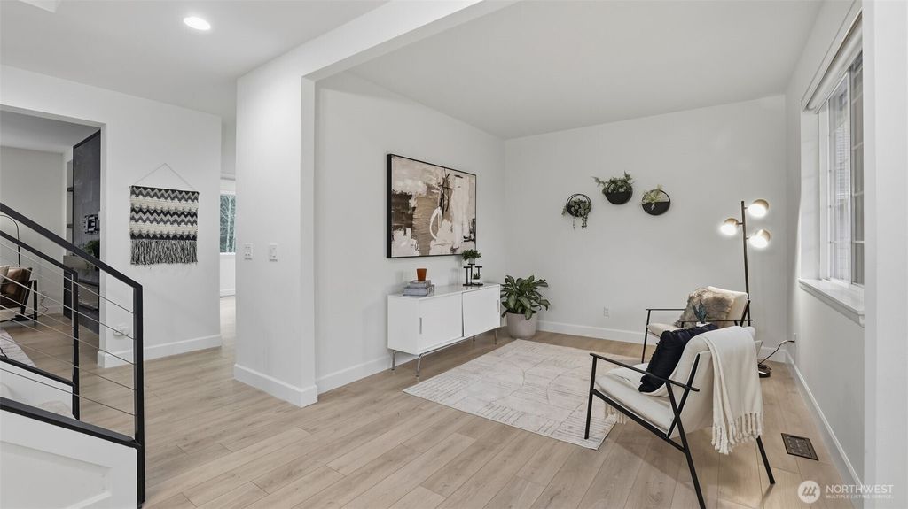 Photo of 16102 Parkside Way SE, Renton, WA 98058 (MLS # 2475960)