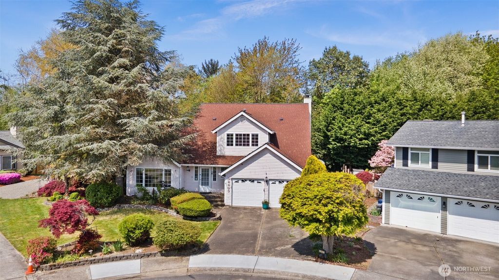 Photo of 32603 46th Court SW, Federal Way, WA 98023 (MLS # 2367433)