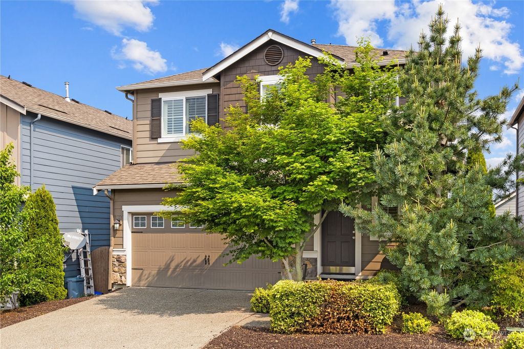 Photo of 425 202nd Place SW #15, Lynnwood, WA 98036 (MLS # 2070105)