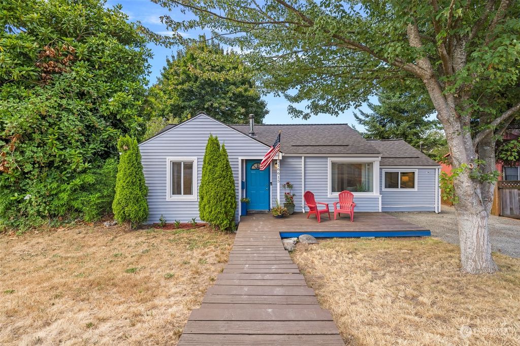 Photo of 16615 35th Avenue S, SeaTac, WA 98188 (MLS # 2148575)