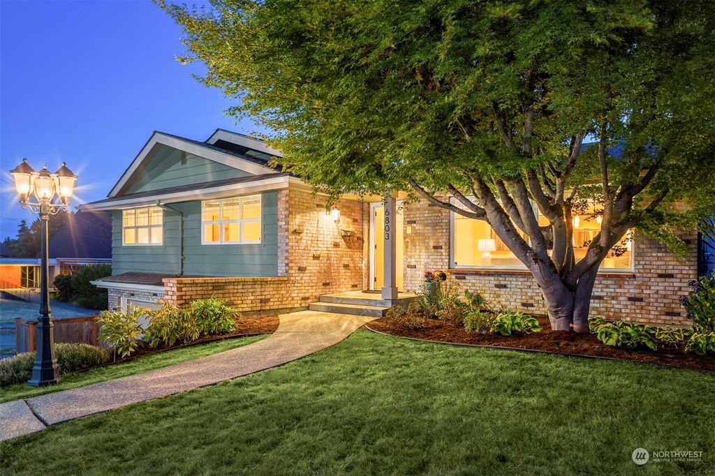 Photo of 6803 40th Avenue NE, Seattle, WA 98115 (MLS # 2150121)