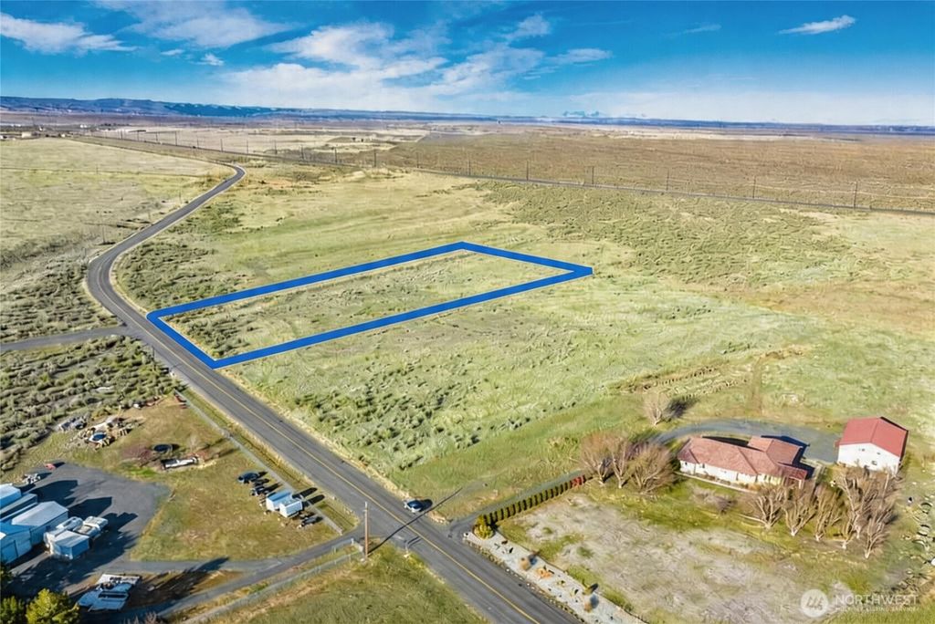 Photo of 9989 NE Neppel Road, Moses Lake, WA 98837 (MLS # 2513315)