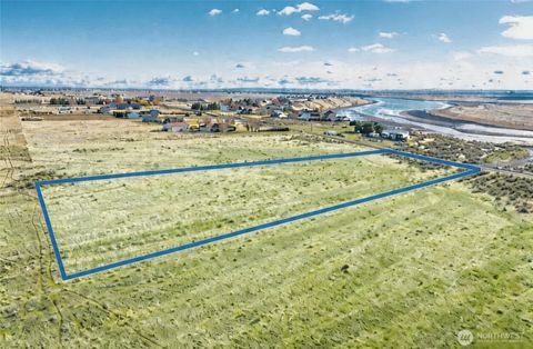 Photo of 9989 NE Neppel Road, Moses Lake, WA 98837 (MLS # 2513315)