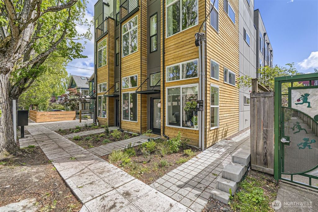 Photo of 1108 33rd Avenue #D, Seattle, WA 98122 (MLS # 2341097)