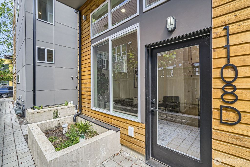 Photo of 1108 33rd Avenue #D, Seattle, WA 98122 (MLS # 2341097)