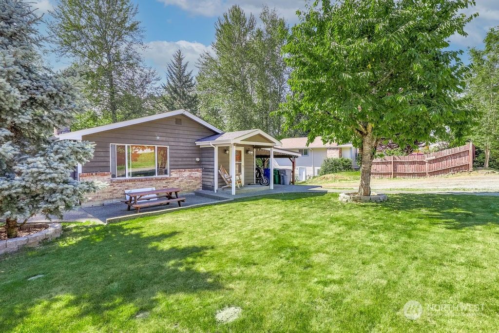 Photo of 17023 113th Avenue SE, Renton, WA 98055 (MLS # 2133468)