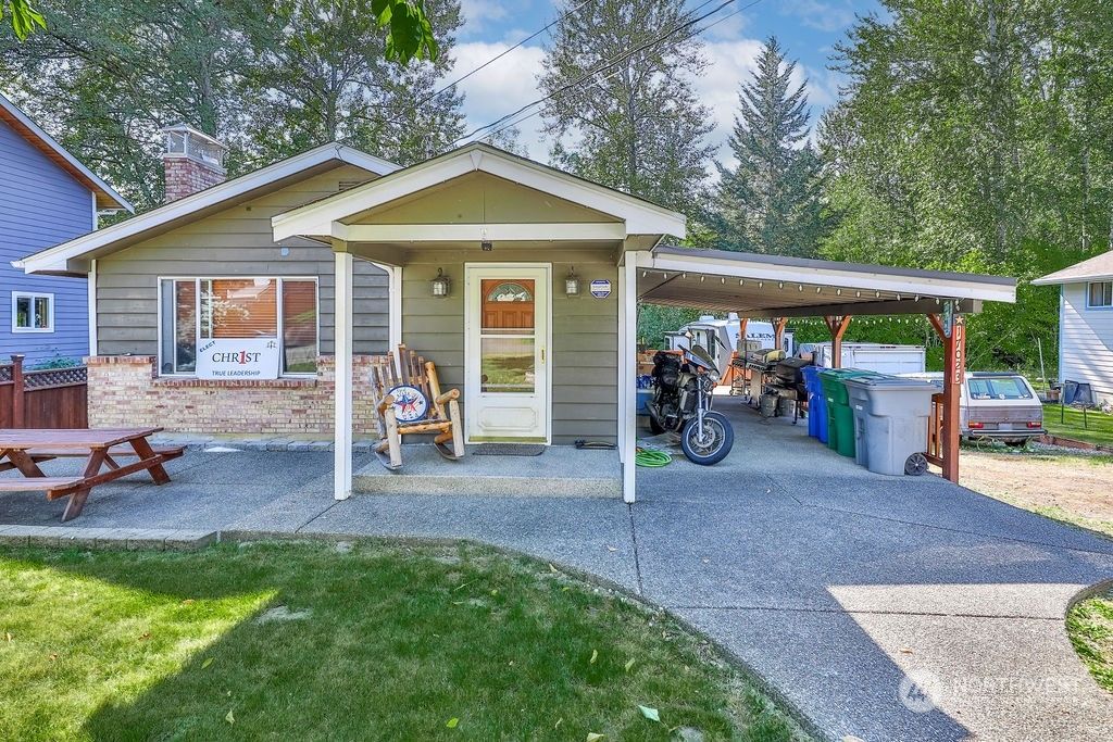 Photo of 17023 113th Avenue SE, Renton, WA 98055 (MLS # 2133468)