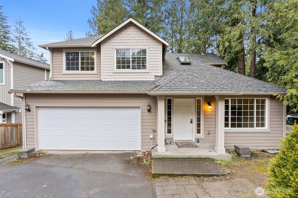 Photo of 1511 208th Avenue NE, Sammamish, WA 98074 (MLS # 2343678)