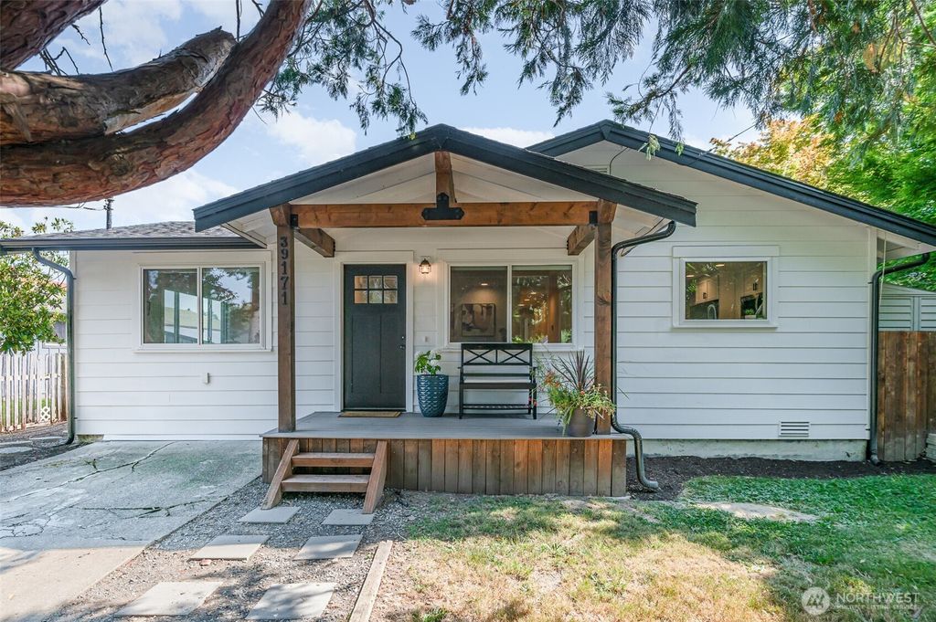 Photo of 39171 SE Beta Street, Snoqualmie, WA 98065 (MLS # 2407888)