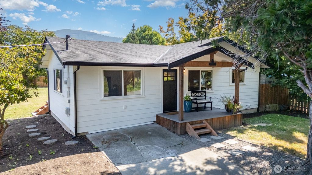 Photo of 39171 SE Beta Street, Snoqualmie, WA 98065 (MLS # 2407888)