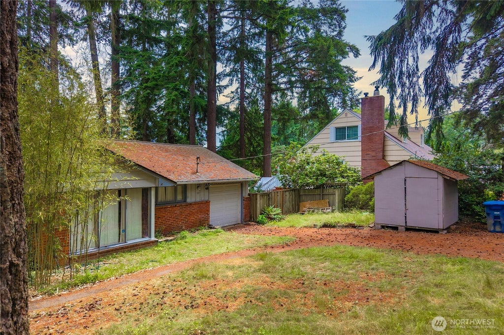 Photo of 16030 33rd Avenue NE, Lake Forest Park, WA 98155 (MLS # 2552915)