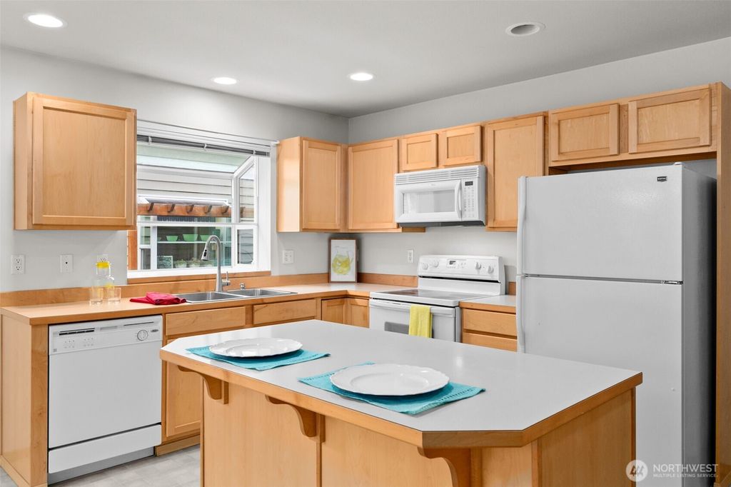 Photo of 415 Yauger Way NW, Olympia, WA 98502 (MLS # 2447961)