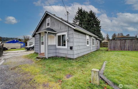 Photo of 816 Coweeman Lane, Kelso, WA 98626 (MLS # 2484678)