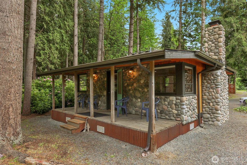 Photo of 19823 Canyon Drive, Granite Falls, WA 98252 (MLS # 2463845)
