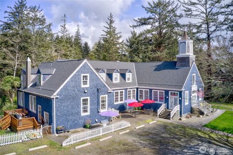 Photo of 120 Williams Avenue NE, Ilwaco, WA 98624 (MLS # 2381049)