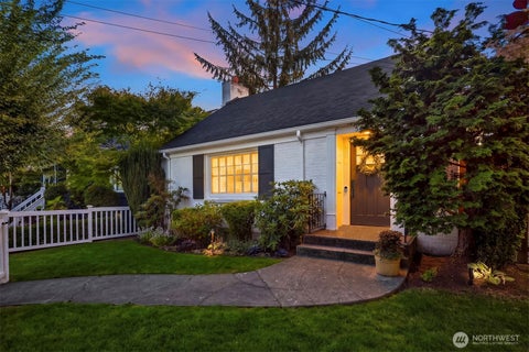 Photo of 5019 36th Avenue NE, Seattle, WA 98105 (MLS # 2586271)