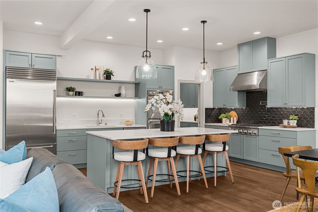 Photo of 6032 50th Avenue NE, Seattle, WA 98115 (MLS # 2437933)