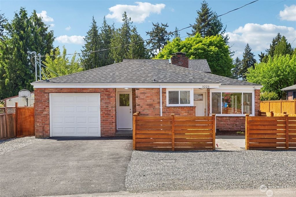 Photo of 3223 NE 86th Street, Seattle, WA 98115 (MLS # 2264347)