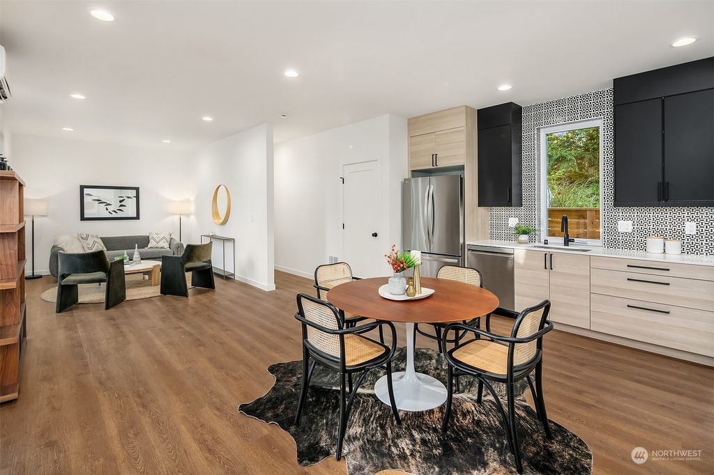 Photo of 12523 12th Avenue NE, Seattle, WA 98125 (MLS # 2183282)
