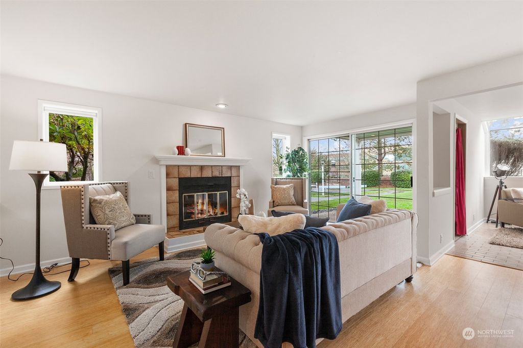 Photo of 150 NE 95th Street #107, Seattle, WA 98115 (MLS # 2254492)