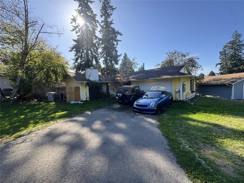 Photo of 2111 SE 20th Court, Renton, WA 98055 (MLS # 2597718)