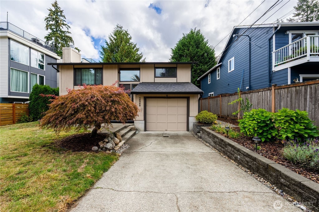 Photo of 14322 Wallingford Avenue N, Seattle, WA 98133 (MLS # 2589380)