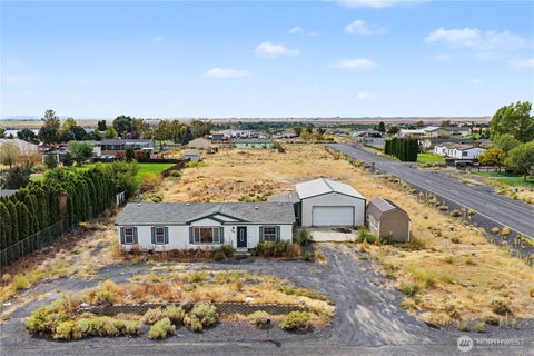 Photo of 7483 Road E.7 NE, Moses Lake, WA 98837 (MLS # 2579421)