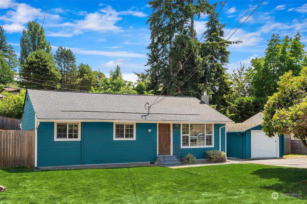 Photo of 11024 25th Avenue SW, Seattle, WA 98146 (MLS # 2266318)