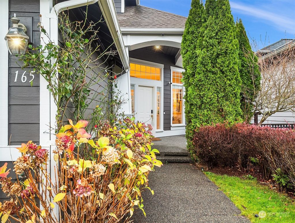 Photo of 165 241st Place SE, Sammamish, WA 98074 (MLS # 2313315)